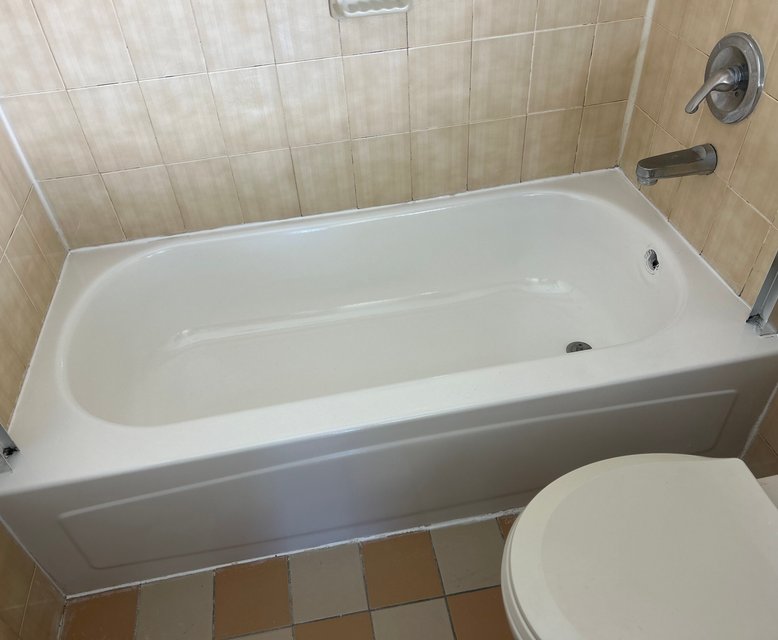 Professional Bathtub Reglazing