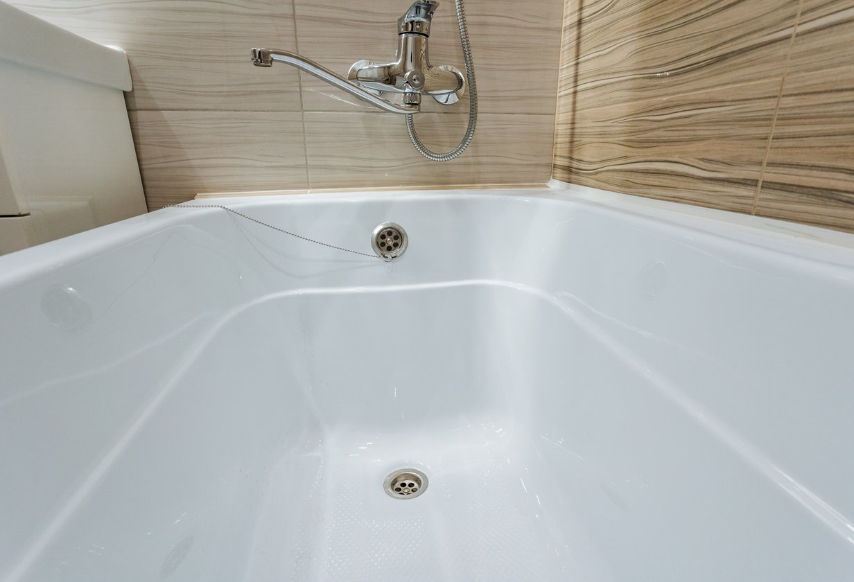 Bathtub reglazing by Romero Painting NJ